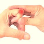 指の関節をポキポキ鳴らすと長年の議論がついに決着か！？